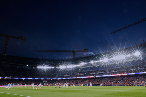 Miles de hinchas del Barcelona se topan con problemas en accesos al nuevo Camp Nou