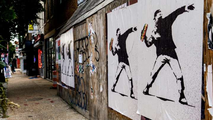 Trial starts for assault case against DC man who tossed sandwich at federal agent on viral video