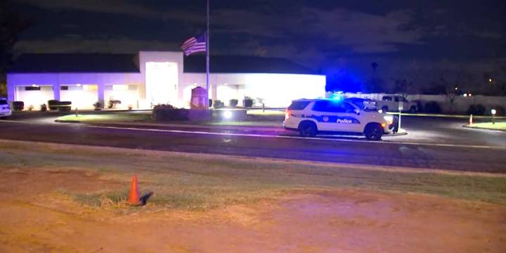 Man brings dead girlfriend to west Phoenix PD station, police say