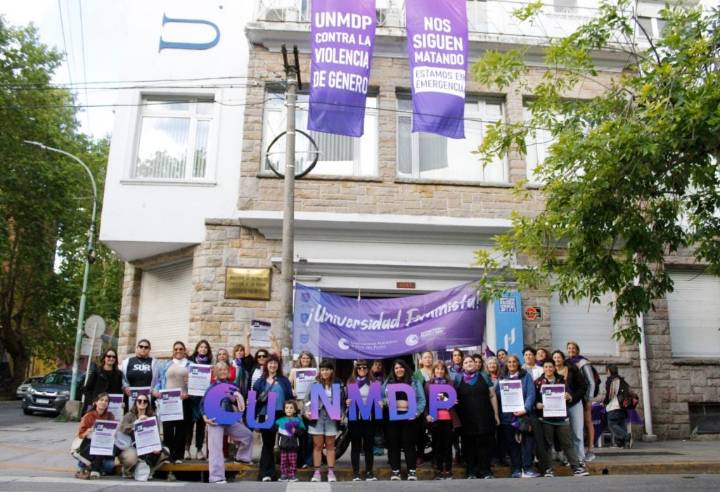 La Universidad alertó sobre la situación de emergencia de mujeres, diversidades y universidades públicas