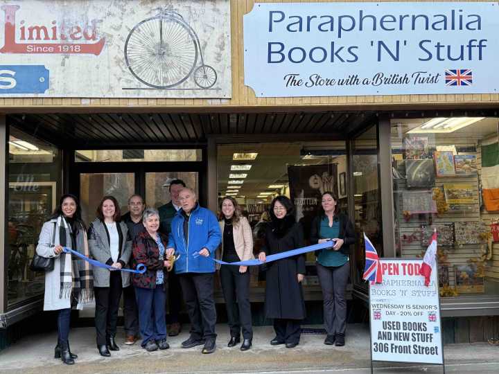 Paraphernalia Books ‘N’ Stuff reopens after fire in Downtown Belleville