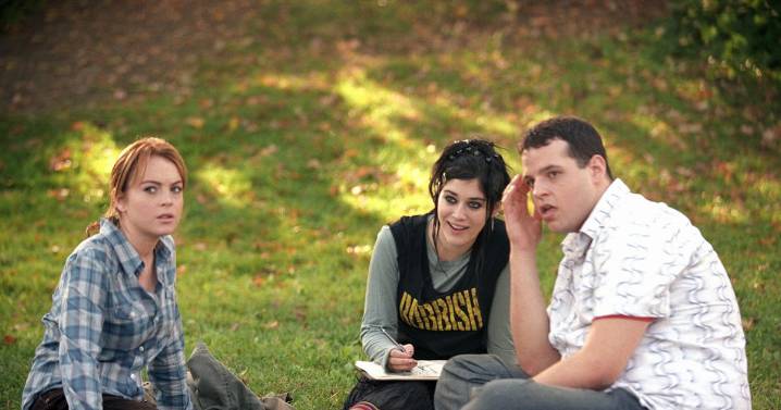 Lizzy Caplan Says 'Mean Girls' Studio Wanted Kelly Osbourne To Play Janis