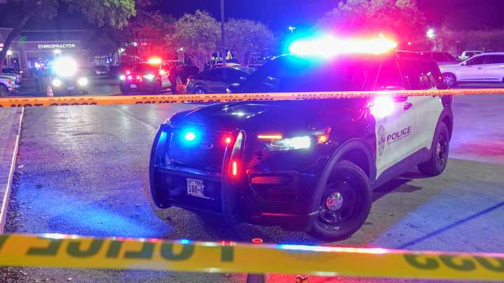 1 injured after fight leads to shooting in North Austin parking lot