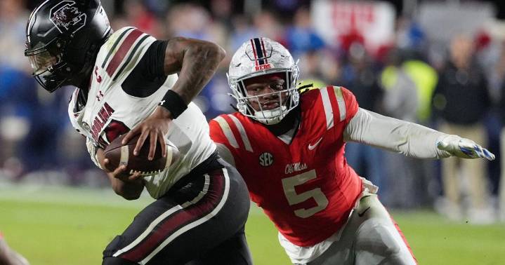 Gamecocks' offense hoping to slip into gear under near OC