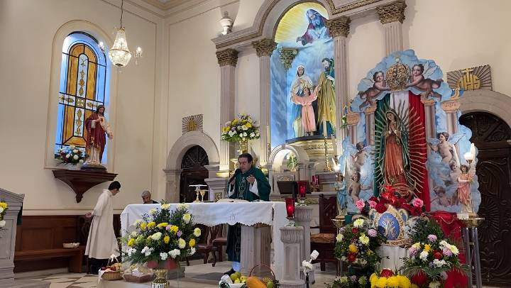 Tras incendio, habrá misa en la calle frente a la Rectoría de la Sagrada Familia