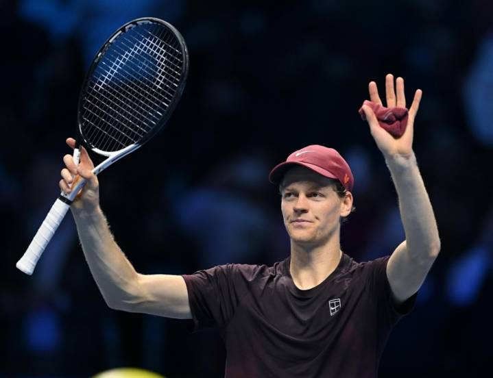 Jannik Sinner accede a las semifinales a costa de Alexander Zverev en Turín