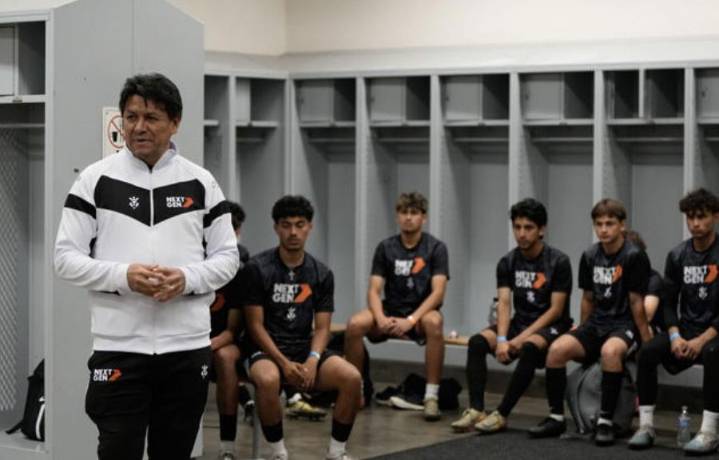 Suárez pide a Aguirre consolidar al 11 titular de México ante Uruguay y Paraguay