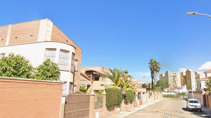 Aparece muerta una mujer en la piscina de su casa en Badajoz