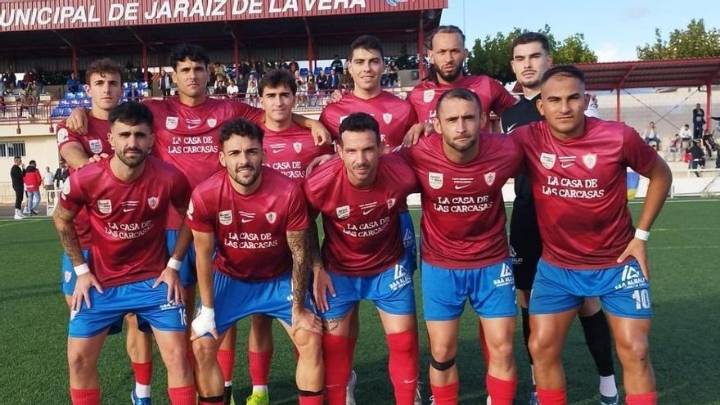 El Jaraíz, implacable, más líder tras su goleada