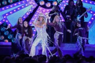 Lainey Wilson wins entertainer of the year at 2025 CMA Awards