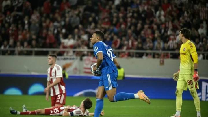 Real Madrid ganó 4-3 al Olympiacos con un histórico póker de Kylian Mbappé