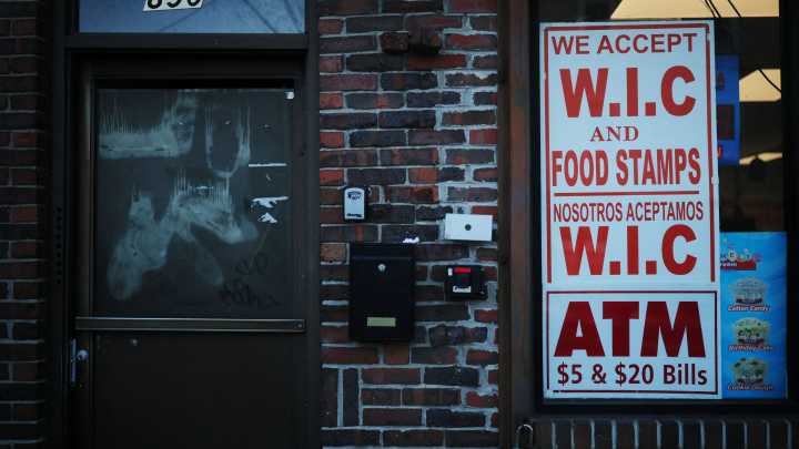 How many Oklahomans are on SNAP, food stamps? See the US, state data