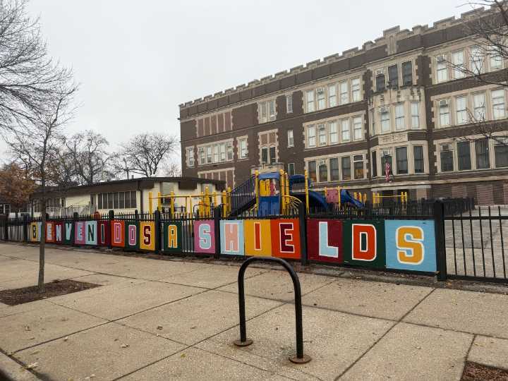 Padres y maestros de la escuela Shields se oponen a compartir su edificio con la chárter Cisneros