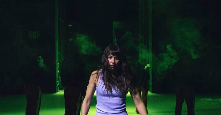 Irene Escolar triunfa con el retrato humano y descarnado de una yonqui en 'Personas, lugares y cosas'