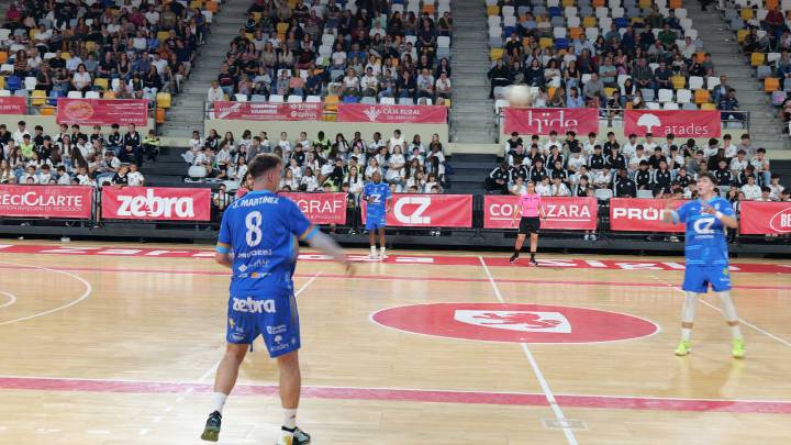 El Balonmano Contazara afronta un duelo directo en el Siglo XXI