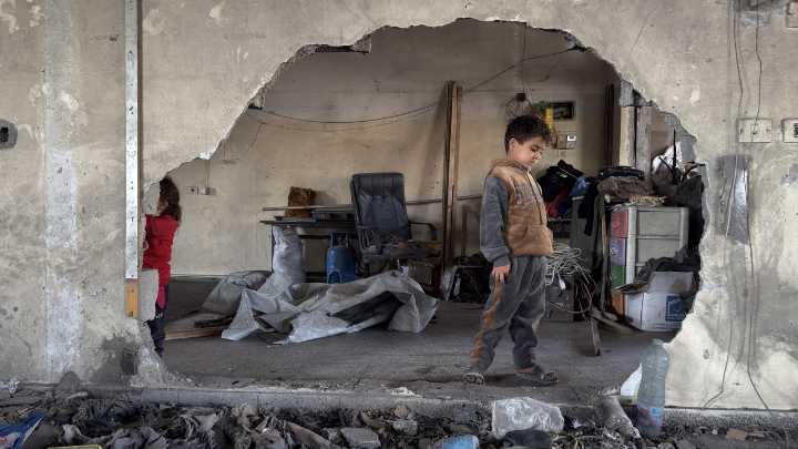 Hamás acusa a Israel de "intensificar las demoliciones" dentro de la 'línea amarilla'" en el este de Gaza