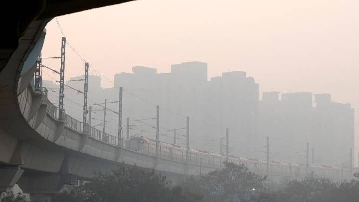 Delhi air quality hits 'severe' as AQI tops 400 in parts of national capital, GRAP 3 still not enforced