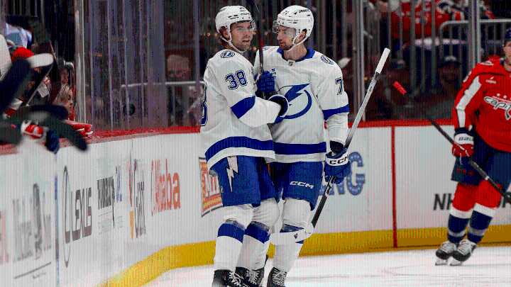 Hagel gets 4 points, Lightning edge Capitals for 3rd straight win
