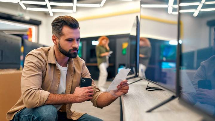 Sad: Man Who Missed Black Friday Forced To Buy TV For Same Price But Without Giant 'BLACK FRIDAY SALE' Tag