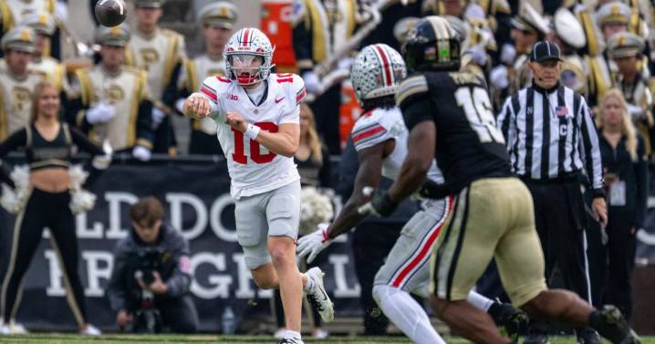 Ohio State stays on top of playoff bracket, while Miami makes a big move; Pitt climbs to No. 22
