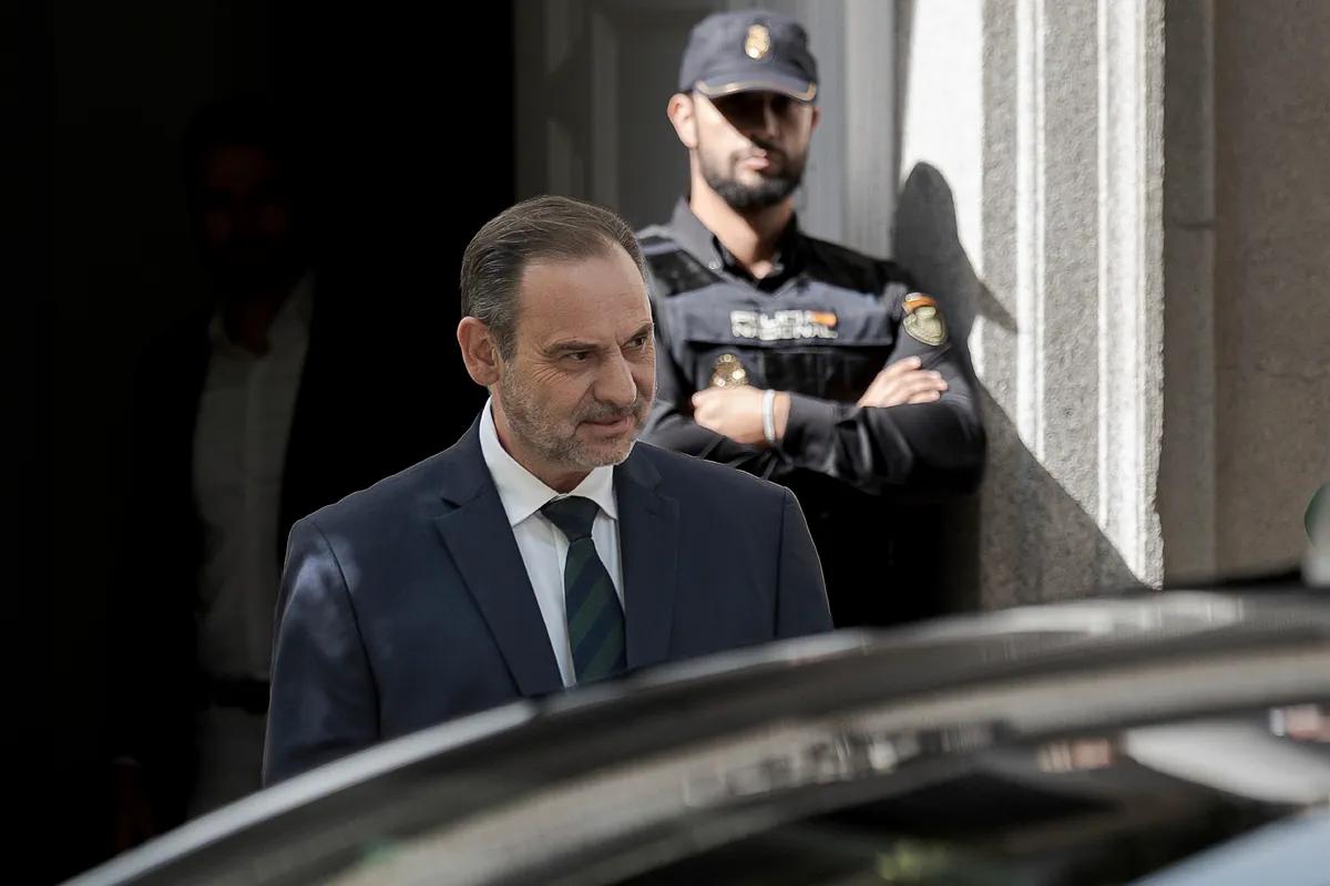 Ábalos dispara contra Sánchez y Yolanda Díaz un día antes de saber si ingresa en prisión