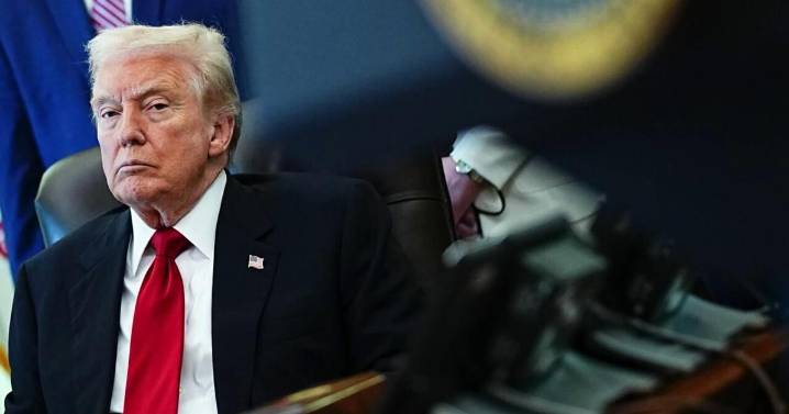 UNCAPTIONED: Trump Strikes Deal to Cut Weight