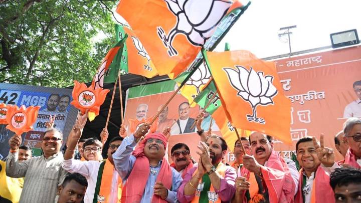 Maharashtra BJP celebrates historic Bihar victory; hail PM Modi’s leadership