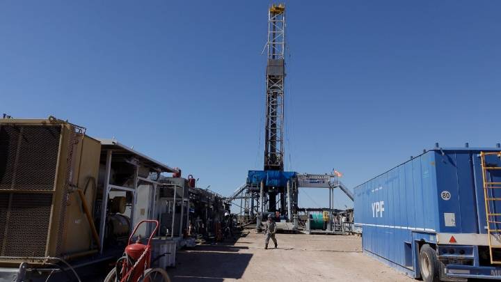 YPF refuerza su plan de inversión en Vaca Muerta con US$ 700 millones del mercado internacional