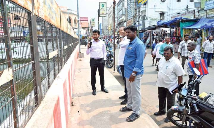 Street vendors evicted from around Theppakulam in Tiruchy