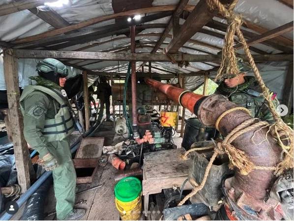 FANB elimina campamento de minería ilegal de oro en Bolívar
