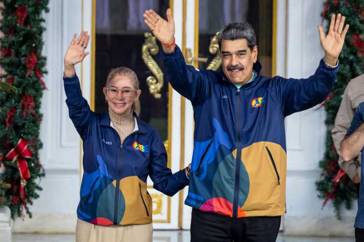 Maduro se rodea de su círculo en su cumpleaños