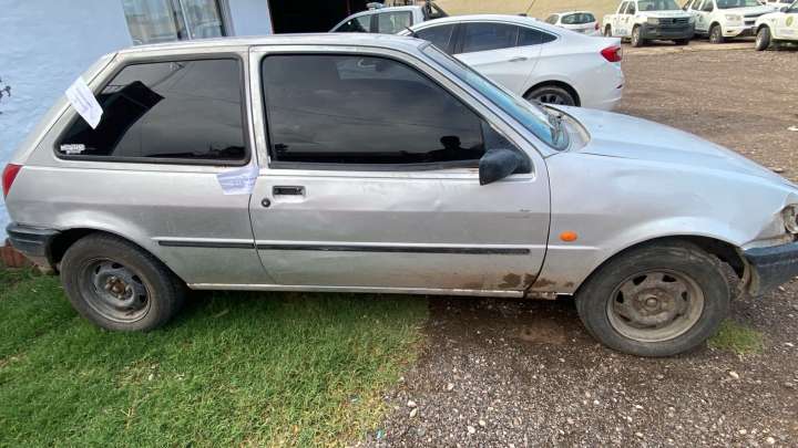 Sacó una escopeta por la ventanilla del auto y disparó al aire para amedrentar a un joven: le iniciaron causa por amenazas