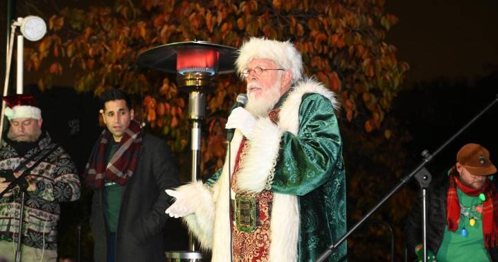 Manayunk lights up for the holidays