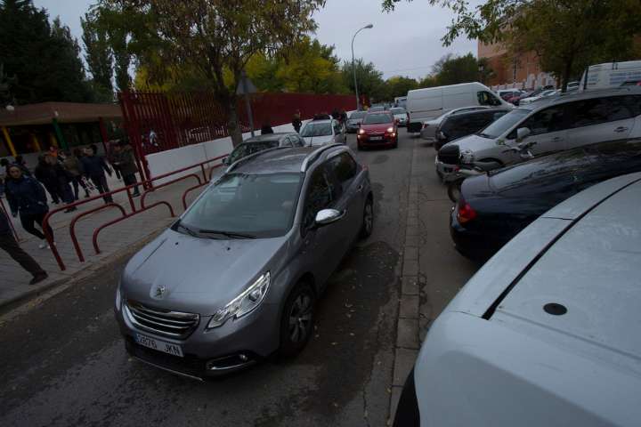 El aire en entornos educativos mejora cuando no es día laboral