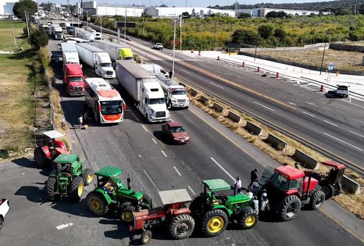 Tras amenaza de bloqueo total en CDMX, estas carreteras siguen cerradas este jueves