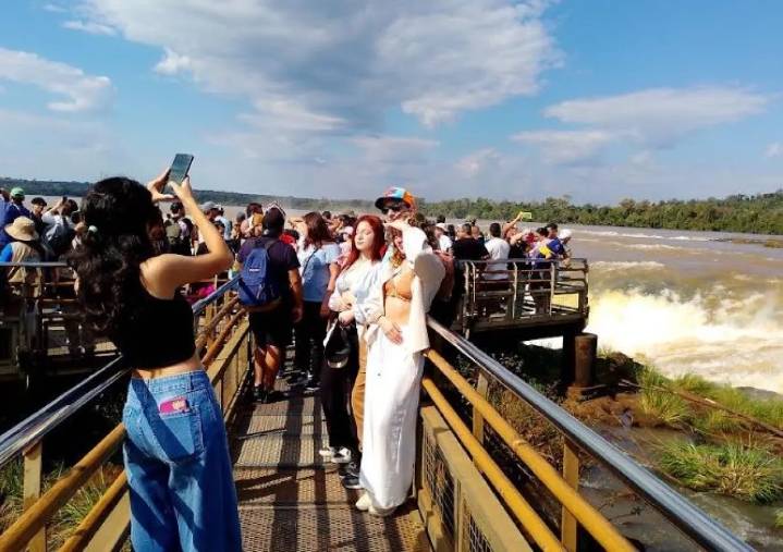 Cataratas a pleno: Iguazú roza la ocupación total este fin de semana