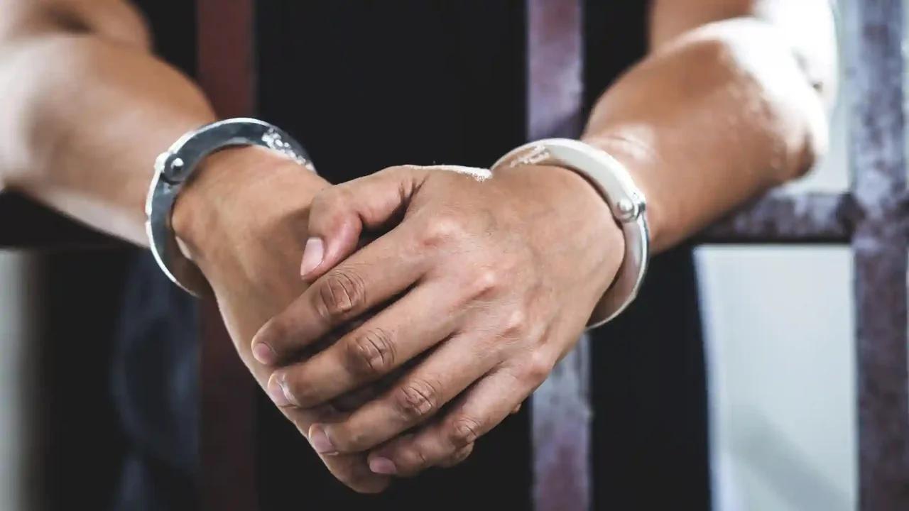 Detienen a expresentadora de noticias por la presunta muerte de su madre