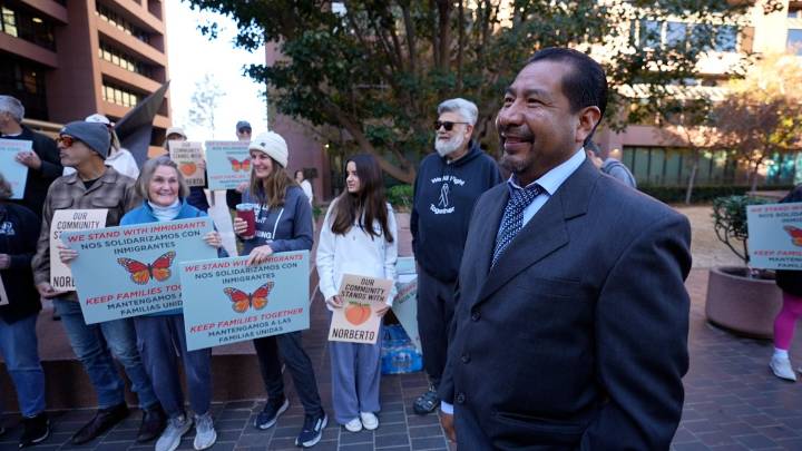 Dueño del mercado Just Peachy de Encinitas enfrenta la deportación