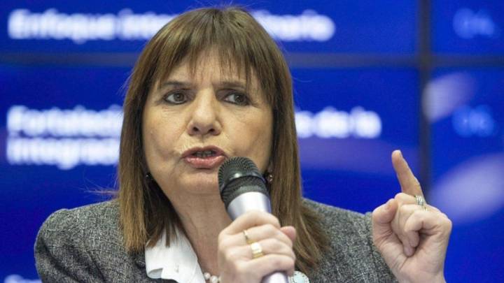 "Firmado por mí": el posteo de Bullrich para quienes tramitaron su DNI en la última semana