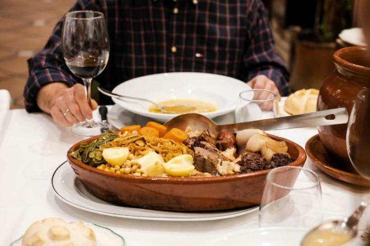 Dónde comer el mejor cocido de Toledo: los restaurantes imprescindibles este invierno