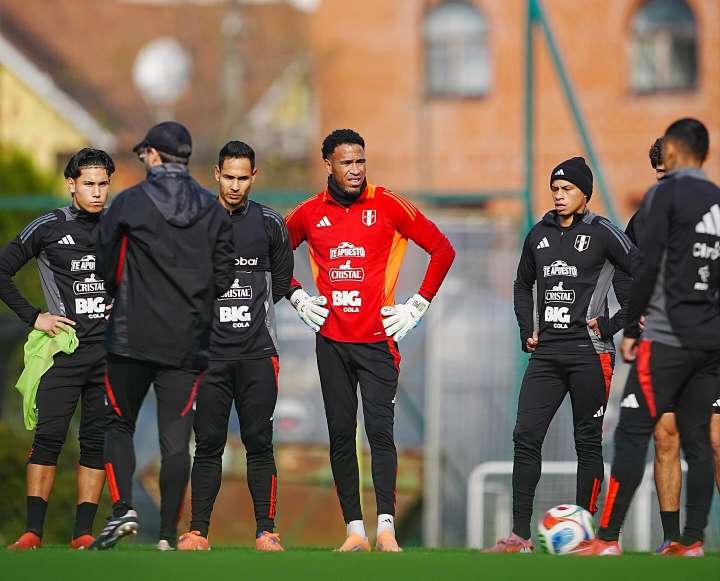 Selección Peruana entrenó en Sochi de cara al cotejo ante Chile. Barreto haría cambios en el once