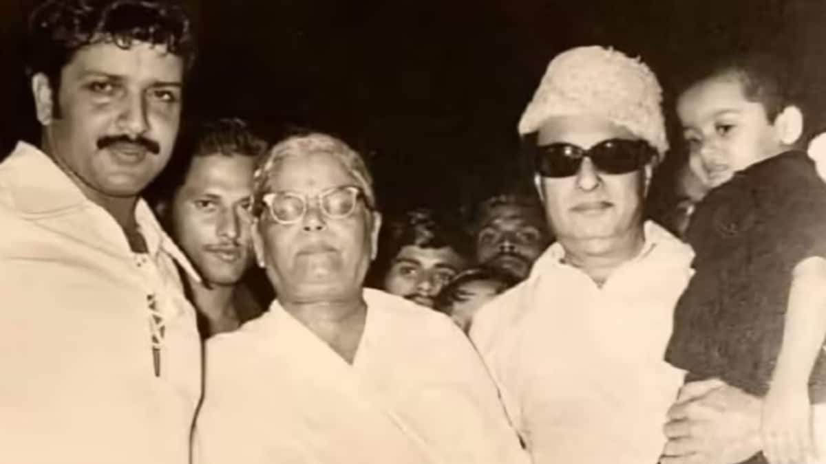 This Young Boy In MGR's Arms Is Now One Of Kollywood’s Biggest Stars. Can You Guess?