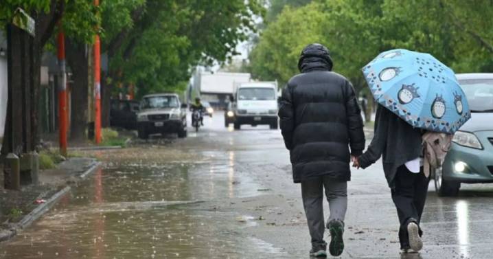 La alerta por tormentas en Neuquén y Río Negro se extendió hasta este domingo: las zonas afectadas