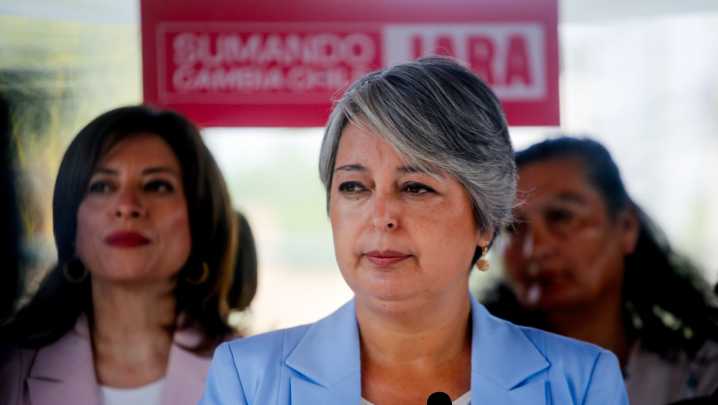 "El Gobierno tiene que actuar ya": El llamado de Jara ante inmigrantes varados en la zona fronteriza entre Chile y Perú