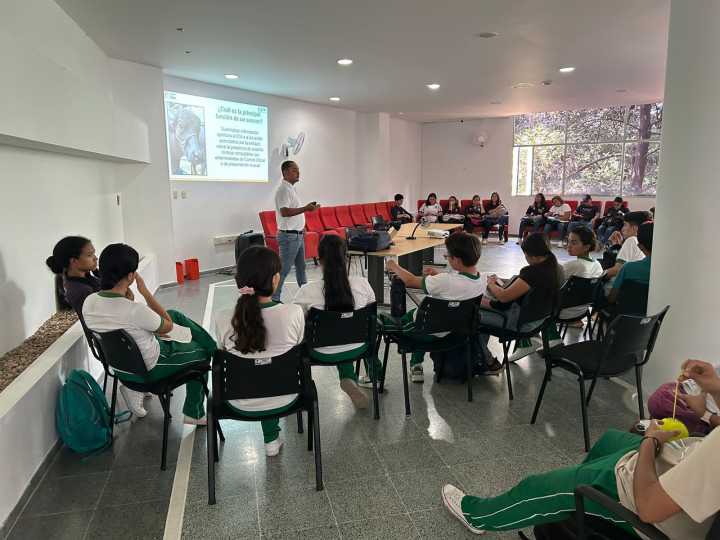 El ICA socializó la importancia de los sensores epidemiológicos a estudiantes de Tame, Arauca