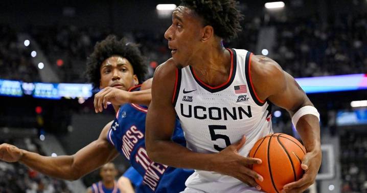 Tarris Reed scores 20, grab's 12 rebounds to lead No. 4 UConn past UMass Lowell 110