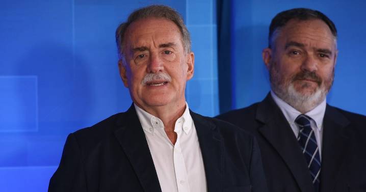 Artés critica propuesta de Kaiser sobre plebiscito de derechos humanos y llama a abrir archivos de las Fuerzas Armadas