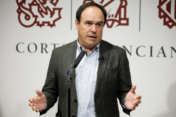 Feijóo propone a Juanfran Pérez Llorca como sucesor de Mazón en plena negociación con Vox