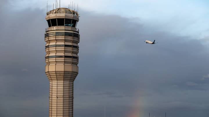 Here's what travelers need to know about FAA airport flight reductions