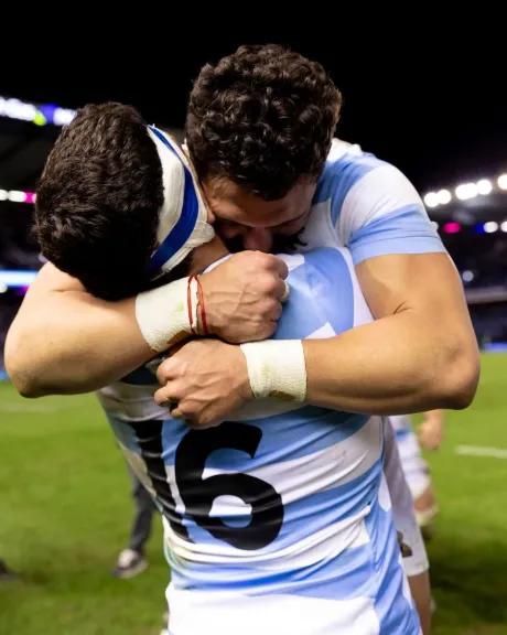 A pura garra Los Pumas remontaron un 21-0 y vencieron a Escocia en Murrayfield